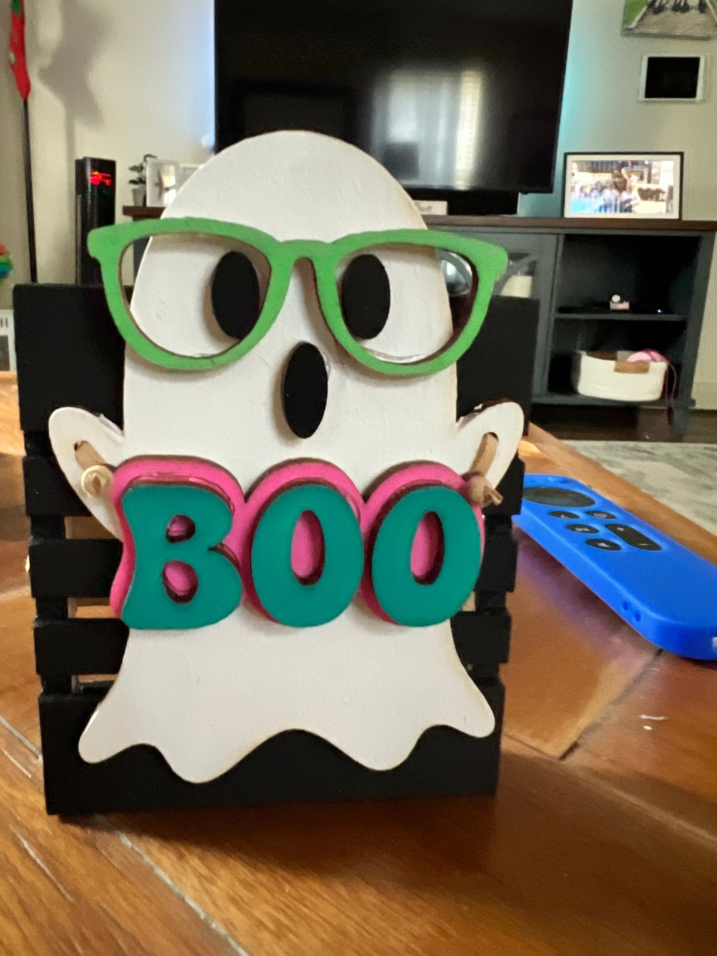 Ghostie with glasses tray decor