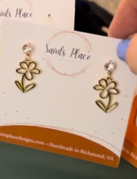 Mini gold flower earrings - Saints Place Designs